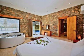 REDDOOR VILLA